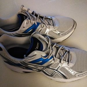 Asics Gel-Strke 3 Size 13 White/Lightning/Royal